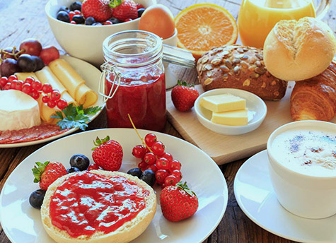 Petit-déjeuner buffet<br> jusqu'à 12 heures